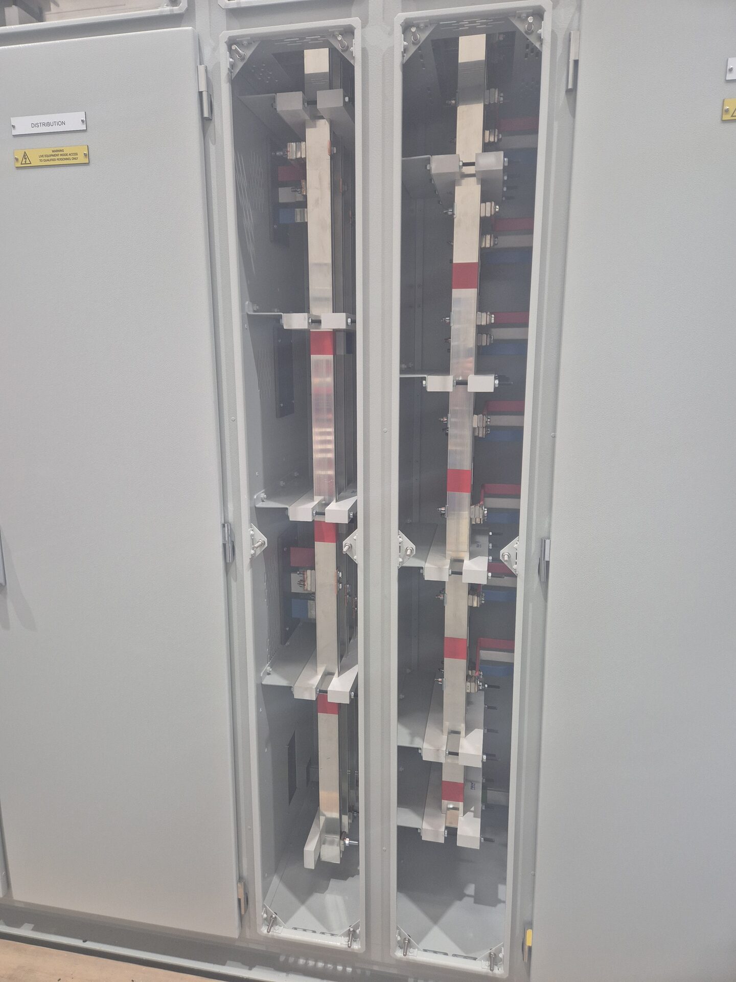 HTC Coldstores — distribution sections and rising busbar