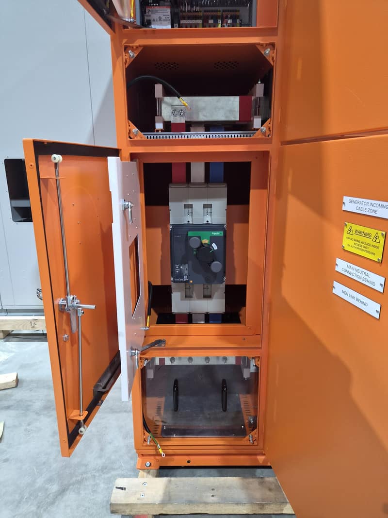 Clapham Station — generator incoming and main neutral zone