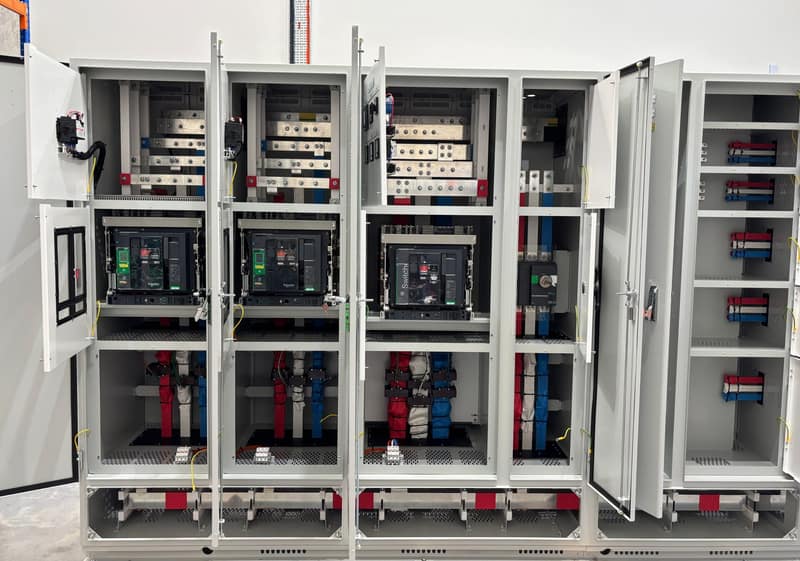 Greenslopes Hospital — busbar zones and air circuit breakers